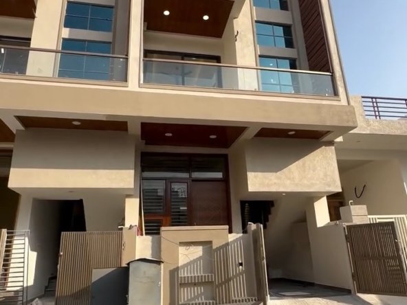 80 Gaj 4 BHK House for Sale in Gandhi Path West, Jaipur